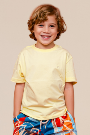 Camiseta Infantil Careca Lisa Regular Fit com Bordado Amarelo Claro