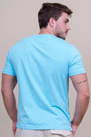 Camiseta Adulto Careca Regular Fit Azul Claro com Bordado no Peito